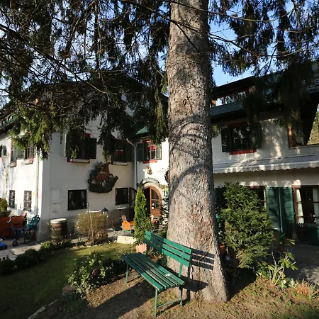 Haus Wartenberg Guest house 2*